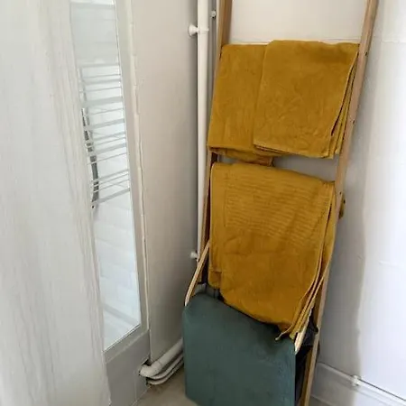 Cosy Et Sous Les Toits De *