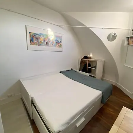 Cosy Et Sous Les Toits De Париж